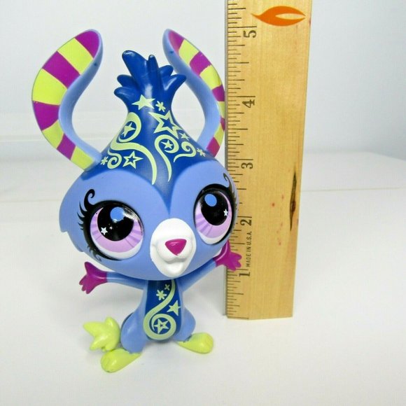 Littlest Pet Shop Bunny Action Figure Blue Wings 5 Inches - Picture 8 of 9